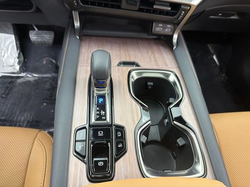 Used 2025 Lexus RX 350 Premium w/ Accessory Package AWD/4WD image 16