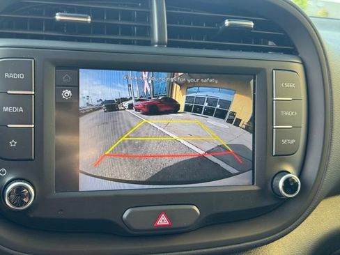 Certified 2025 Kia Soul LX w/ LX Technology Package FWD image 16