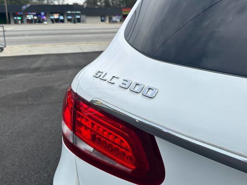 Used 2019 Mercedes-Benz GLC 300 w/ Premium Package image 11