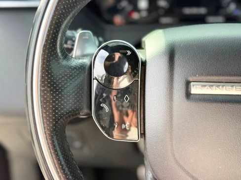 Used 2018 Land Rover Range Rover Velar R-Dynamic SE image 30