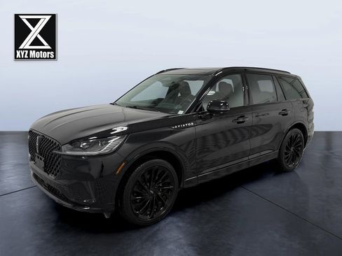Used 2025 Lincoln Aviator Reserve w/ Jet Appearance Package image 1