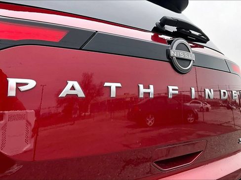 Used 2024 Nissan Pathfinder SL w/ SL Premium Package FWD image 43