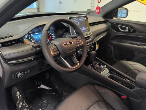 New 2026 Jeep Compass Latitude image 10