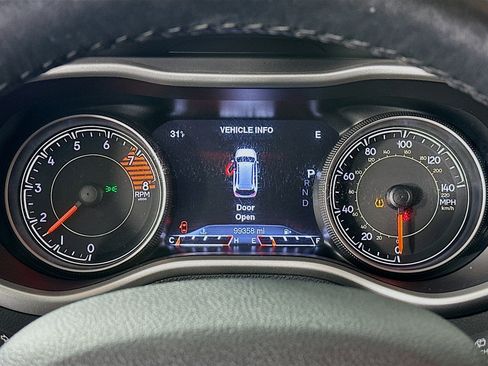 Used 2017 Jeep Cherokee Trailhawk w/ Cold Weather Group image 12