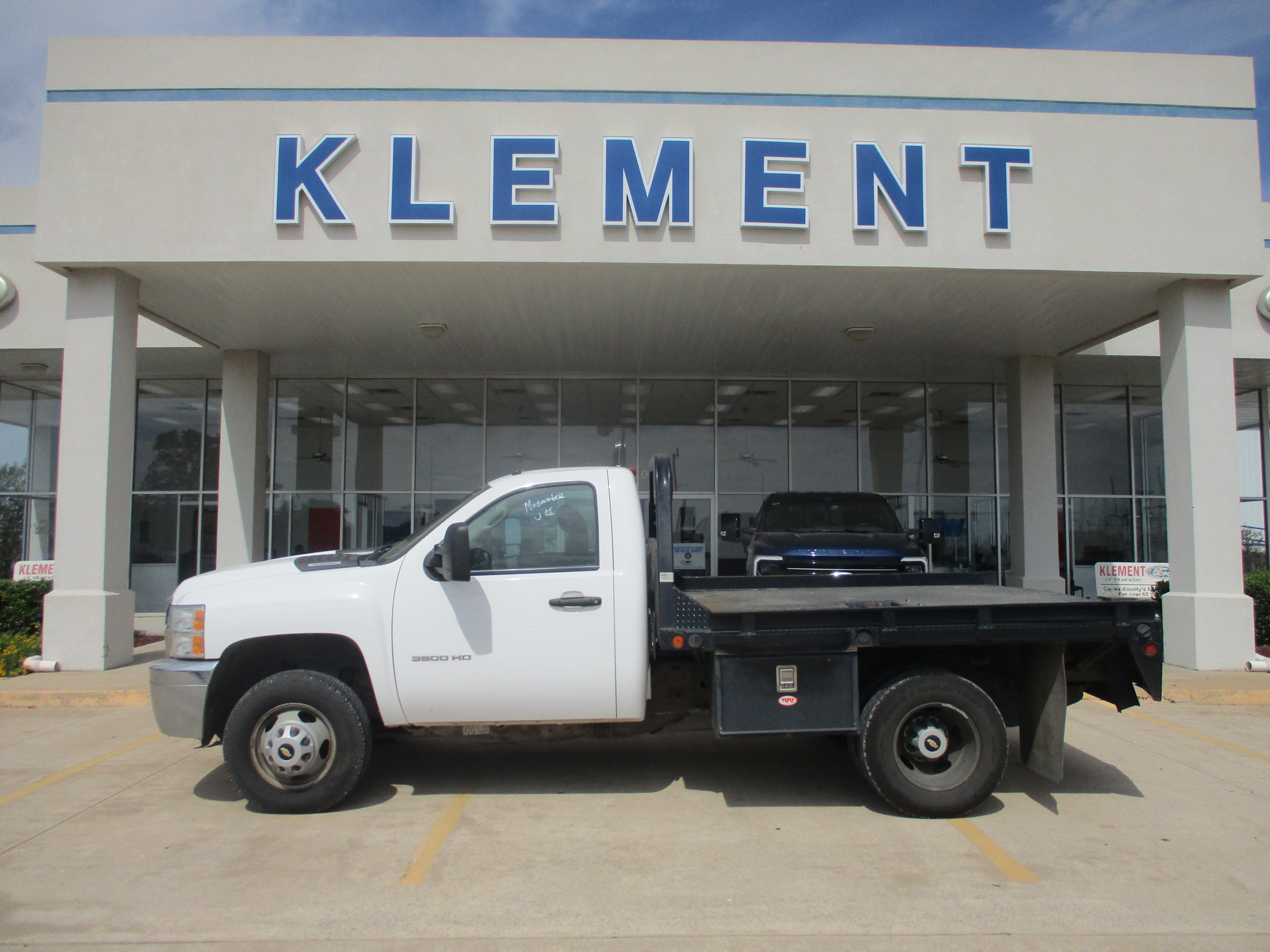 Used 2012 Chevrolet Silverado 3500 W/T RWD image 1