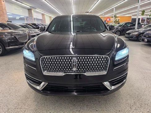Used 2019 Lincoln Nautilus Reserve AWD/4WD image 2