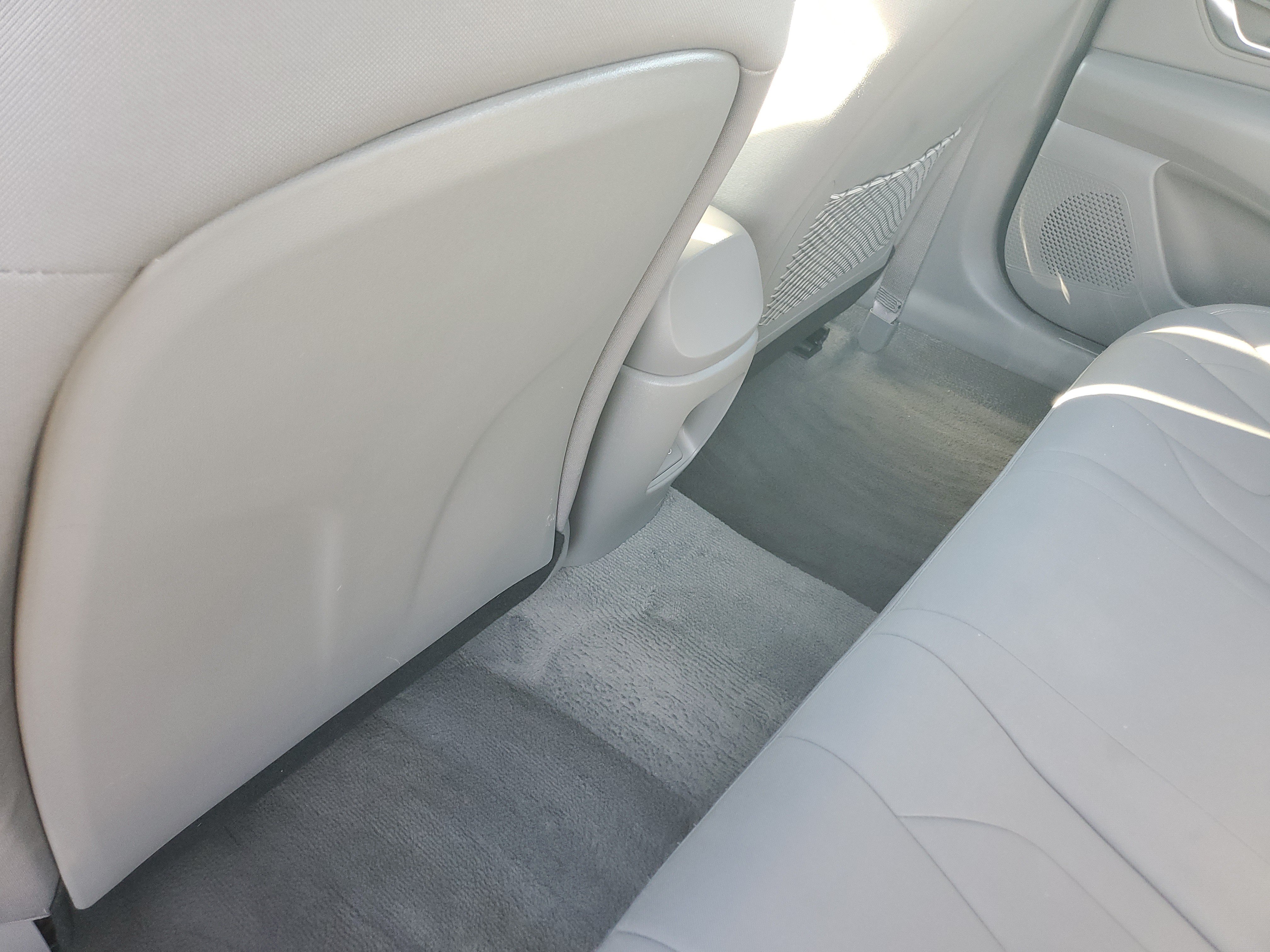 Used 2025 Hyundai Elantra SEL FWD image 13