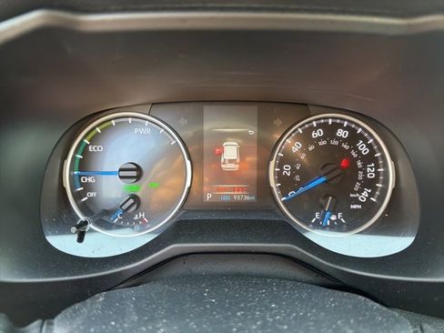 Used 2020 Toyota RAV4 XLE image 19