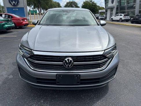 Used 2024 Volkswagen Jetta SE FWD image 9