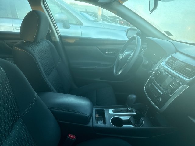 Used 2016 Nissan Altima 2.5 S w/ Power Driver Seat Package FWD image 3