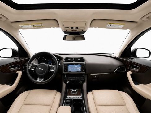 Used 2018 Jaguar F-PACE Prestige AWD/4WD image 30
