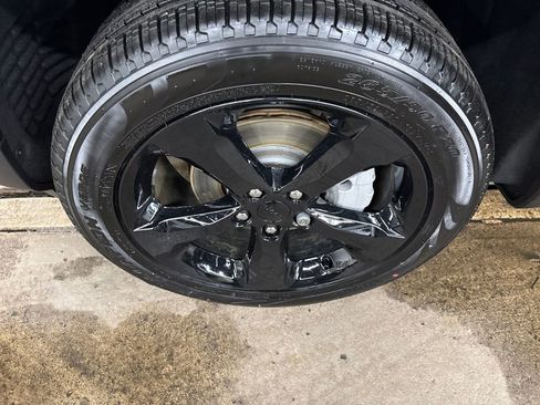 New 2025 Jeep Grand Cherokee Limited w/ Black Appearance Package image 27