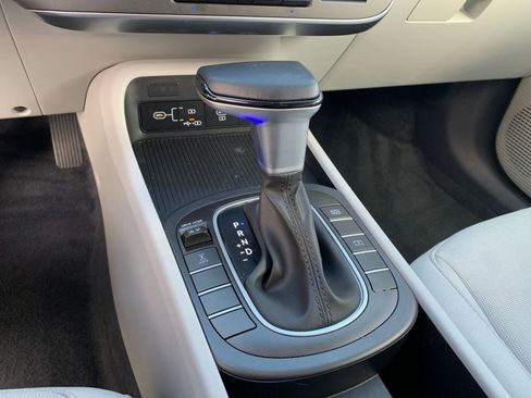 Used 2025 Hyundai Kona SEL image 41