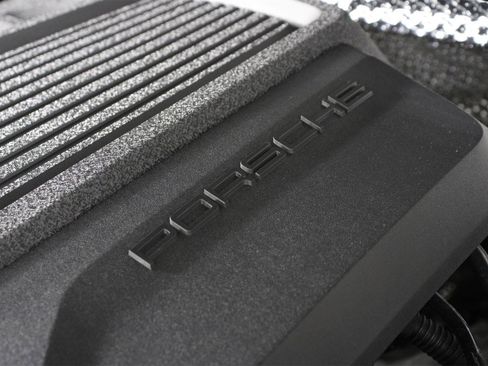 Used 2025 Porsche Macan image 27