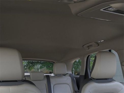 New 2026 Lincoln Corsair Premiere image 22