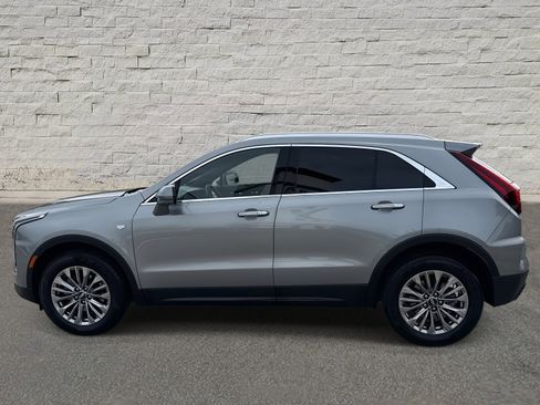 Used 2025 Cadillac XT4 Premium Luxury image 8