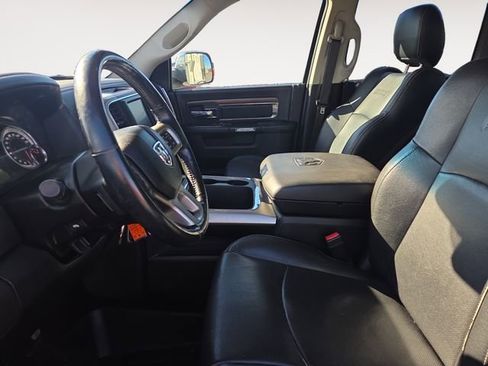 Used 2017 RAM 1500 Laramie image 9