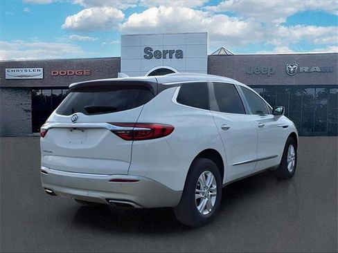 Used 2021 Buick Enclave Essence image 6
