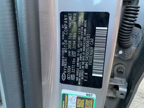 Used 2025 Hyundai Elantra SEL image 27