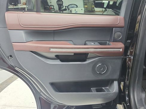 Used 2024 Ford Expedition Limited AWD/4WD image 37