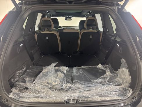 New 2026 Volvo XC90 T8 Plus w/ Protection Package Premier AWD/4WD image 31