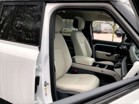 Certified 2024 Land Rover Defender 110 SE image 7