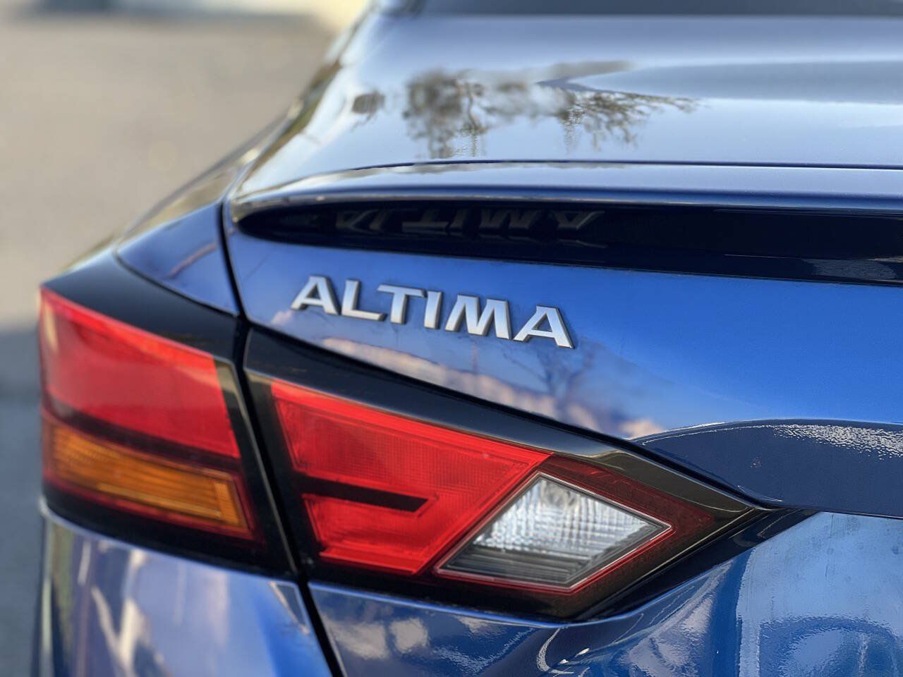 Used 2023 Nissan Altima 2.5 SR w/ SR Premium Package FWD image 16