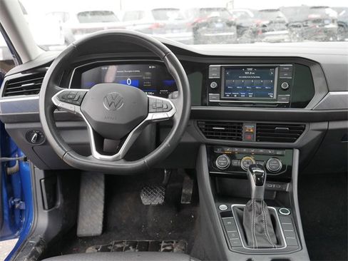 Certified 2024 Volkswagen Jetta SE image 21