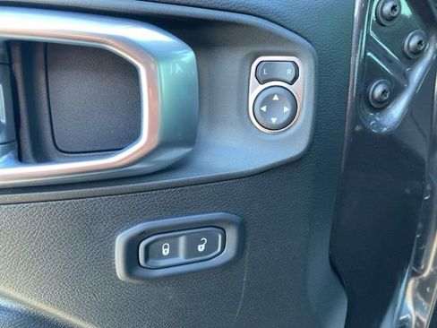 Used 2022 Jeep Wrangler Unlimited Rubicon w/ Xtreme Recon 35" Tire Package image 12