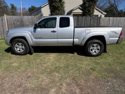 Used 2011 Toyota Tacoma 4x4 Access Cab V6 w/ TRD Off-Road Pkg