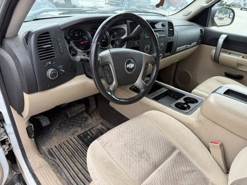 Used 2007 Chevrolet Silverado 1500 LT w/ Towing Package image 8