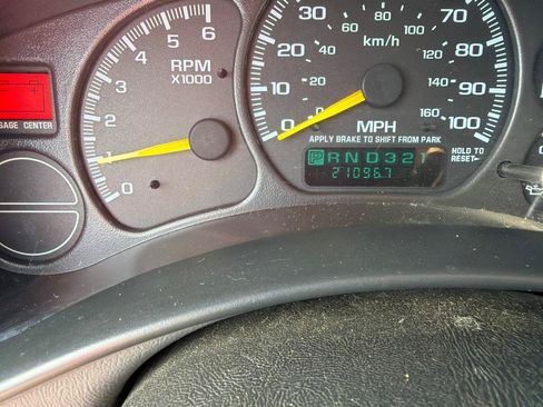 Used 2000 Chevrolet Silverado 1500 LT RWD image 13