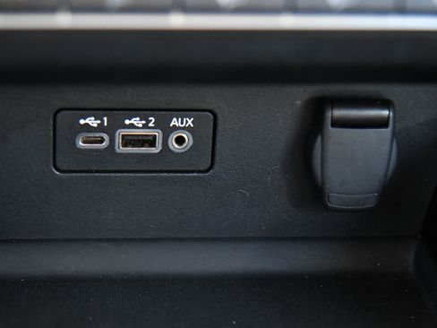 Used 2024 Nissan Altima 2.5 SV FWD image 23