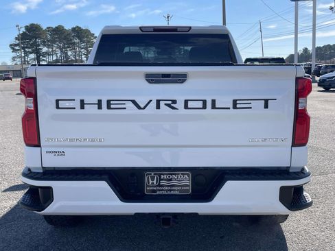 Used 2021 Chevrolet Silverado 1500 Custom w/ Safety Confidence Package image 3