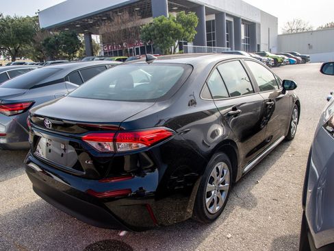 Used 2024 Toyota Corolla LE image 10