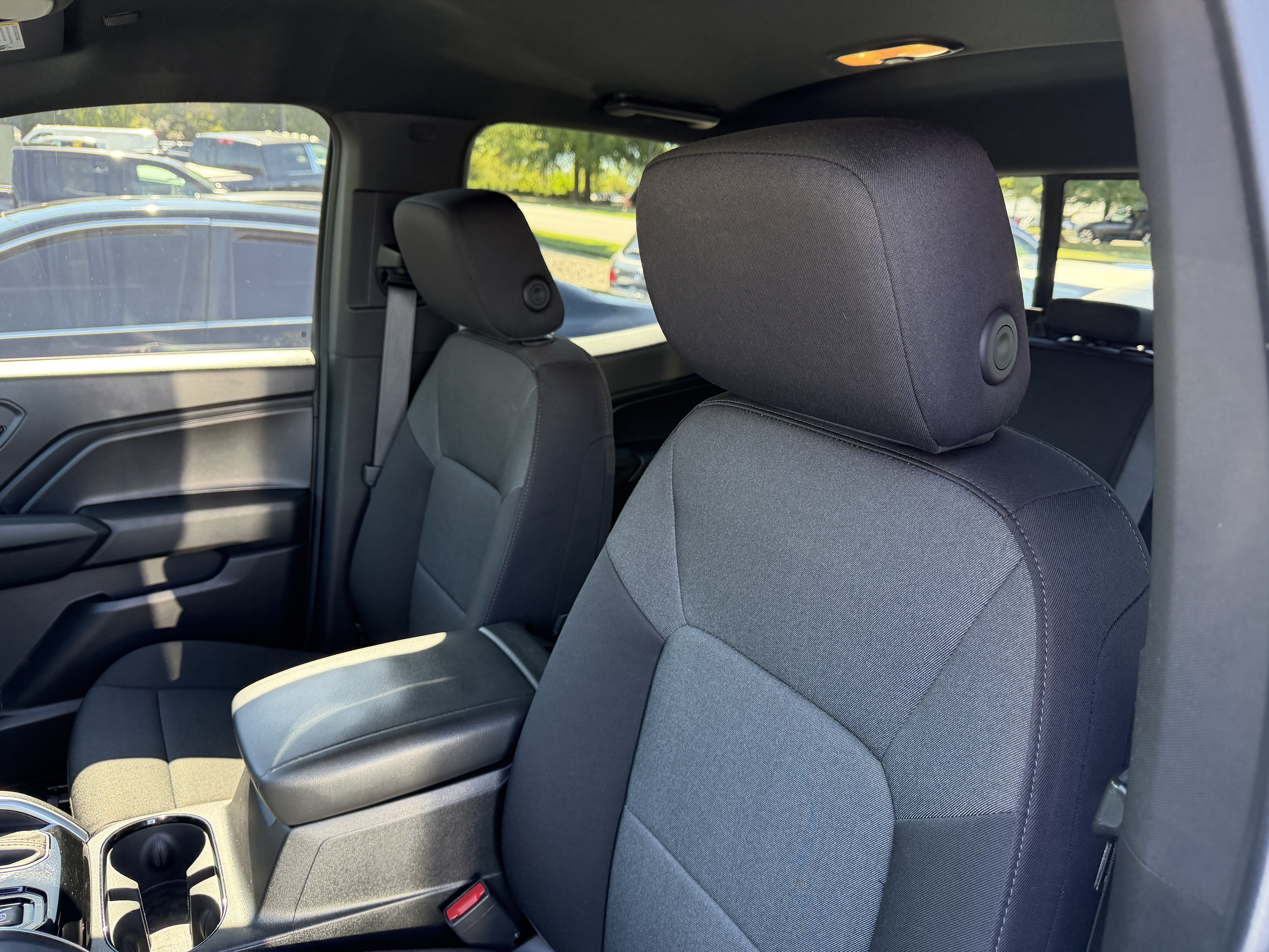 Used 2025 Chevrolet Colorado W/T AWD/4WD image 12
