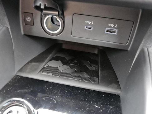 New 2025 Nissan Versa SR w/ Trunk Package image 15