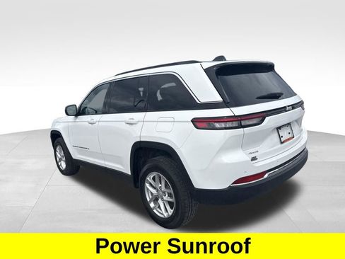 Used 2025 Jeep Grand Cherokee Laredo X image 3