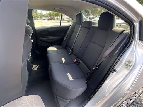 Used 2022 Toyota Corolla LE FWD image 30