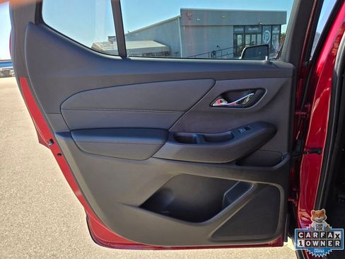 Used 2021 Chevrolet Traverse RS FWD image 41