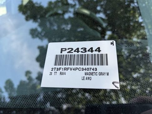 Used 2023 Toyota RAV4 LE AWD/4WD image 31