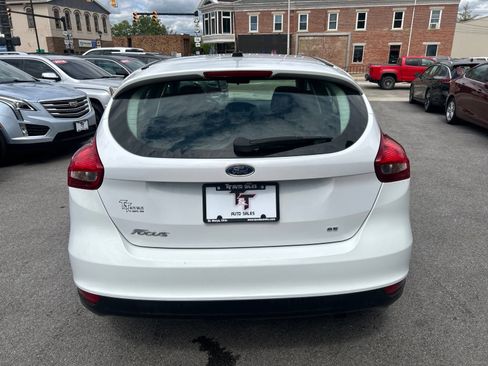 Used 2017 Ford Focus SE FWD image 3