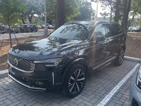 Used 2025 Volvo XC90 B5 Core AWD/4WD image 2