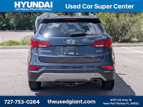 Used 2017 Hyundai Santa Fe Sport FWD image 4