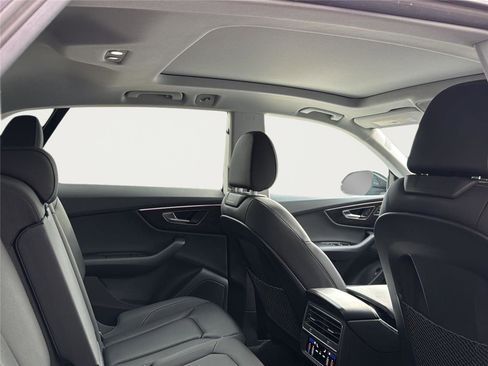 Used 2022 Audi Q8 Premium Plus w/ Premium Plus Package image 29