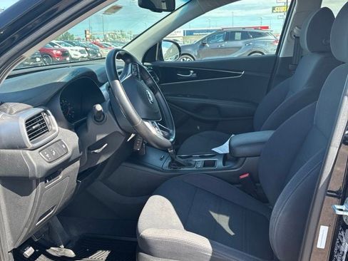 Used 2019 Kia Sorento AWD w/ LX Convenience Package image 11