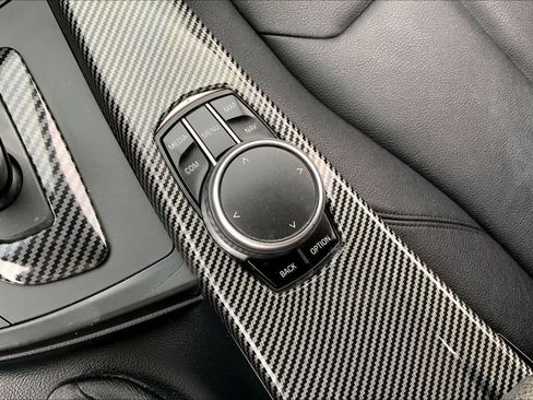 Used 2018 BMW 320i Sedan image 32