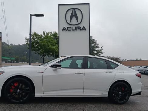 Used 2025 Acura TLX Type S AWD/4WD image 2