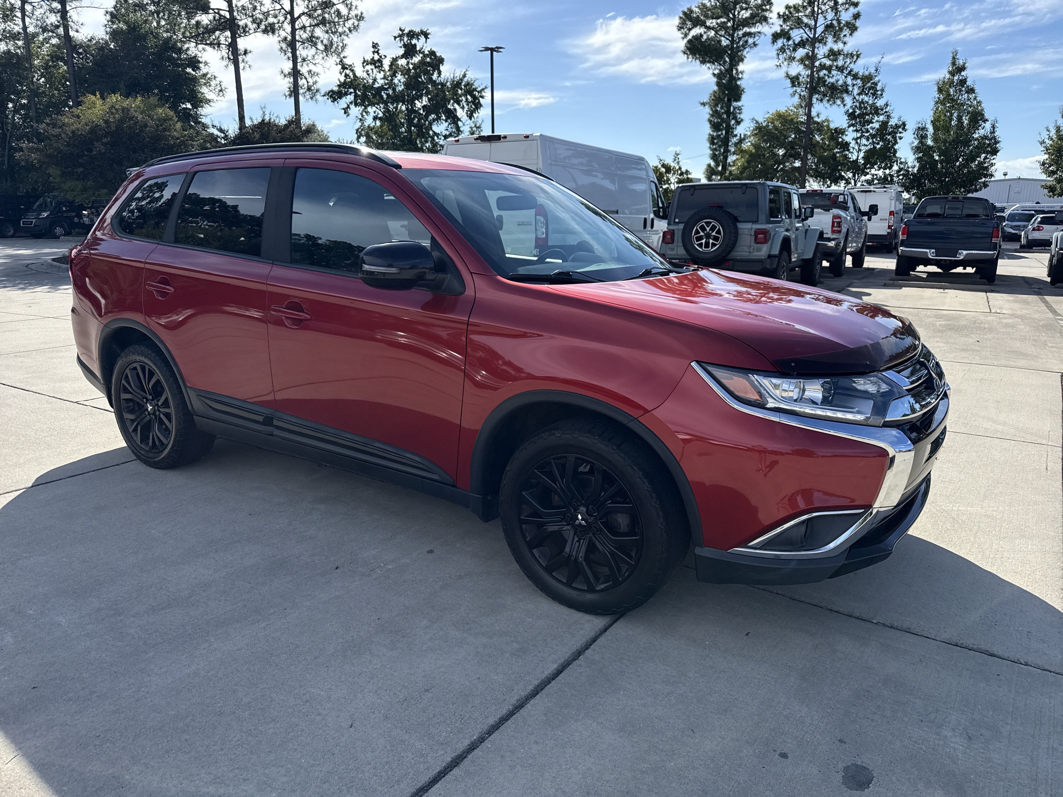 Used 2018 Mitsubishi Outlander LE AWD/4WD image 2