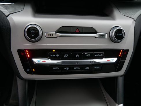 Certified 2024 Ford Explorer XLT w/ Equipment Group 202A image 23